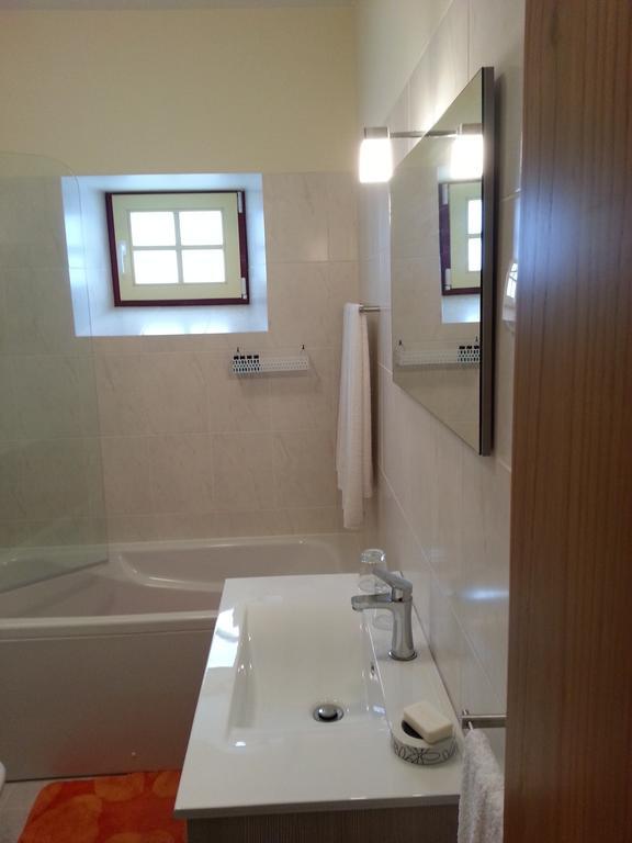 ヴィーラ・ヴェルデ Quinta Da Cardalゲストハウス 部屋 写真